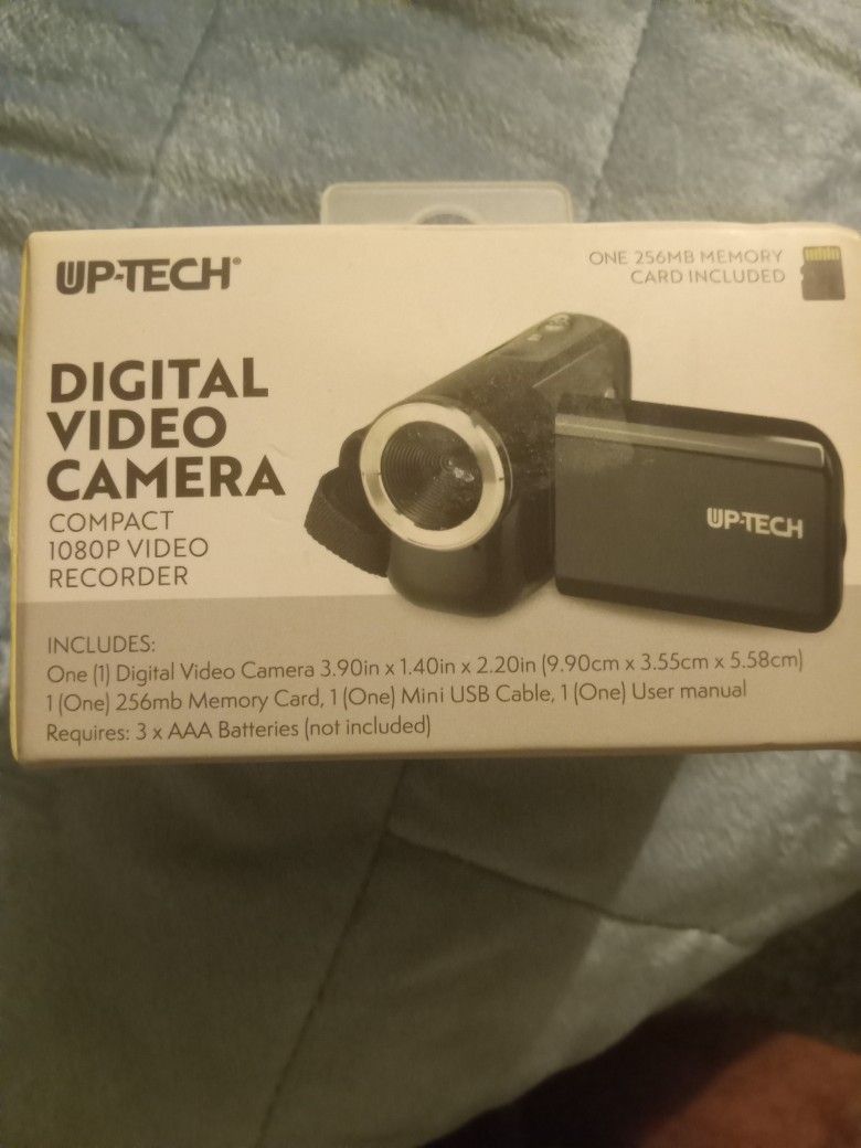 DIGITAL VIDEO CAMERA