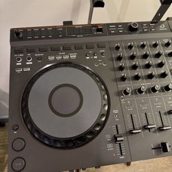 AlphaTheta DDJ-GRV6 4-channel DJ Controller with Groove Circuit