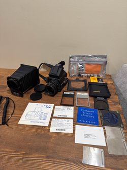 Hasselblad 501C Black Zeiss Planar 80mm f/2.8 T A12 PM5 Prism + Accessories*