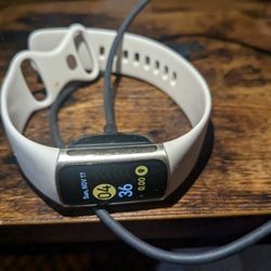 Fitbit Charge 5