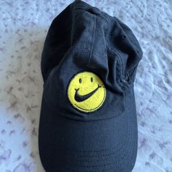 Nike Smiley Hat 