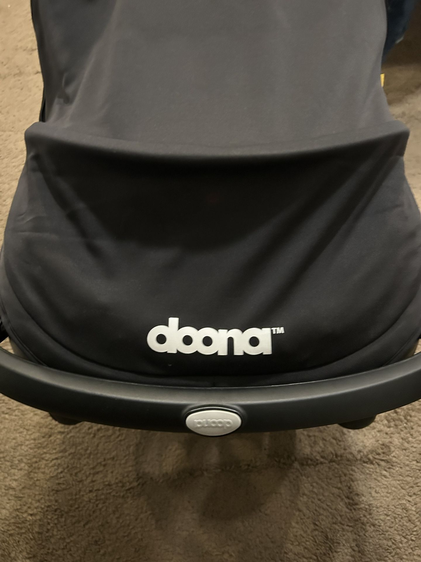 Doona Car Seat/scroller