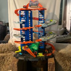 Hot Wheels City Robo T-Rex Ultimate Garage Multi-Level Park 100 Plus 1:64 Cars $299.99