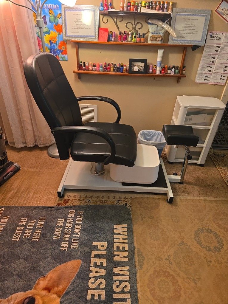 Pedicure Chair With Brand New Foot Bath