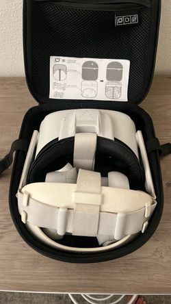 Oculus meta quest 2 with many accessories