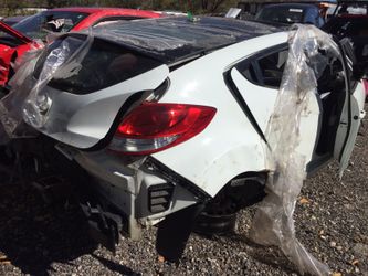 2013 Hyundai Veloster "PARTES”