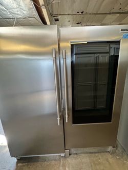 FRIGIDAIRE FREEZER AND FRIDGE COLUMNS