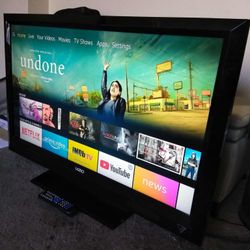 Vizio 32" TV (Not A Smart TV!)