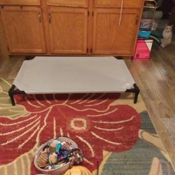 Free Giant Like New Coolaroo Dog Riser L47 X W29 X H 6 1/2