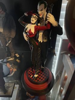 Joker And Harley Quinn Statue-pickup In Katy
