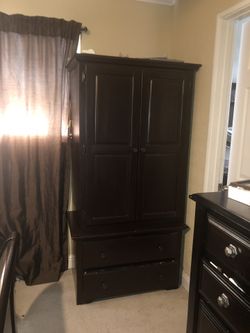 Armoire dark chocolate