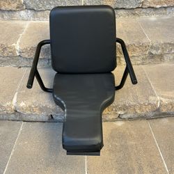 Aventon Abound SR Front Basket, Bag And Captains Chair. New