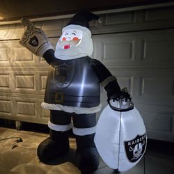 RAIDERS santa Inflatable Used