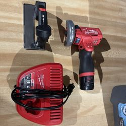 Milwaukee Cut Off Tool M12wuth 2ah Batt And Charger $150