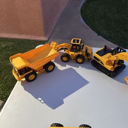 Cat  Construction Trucks