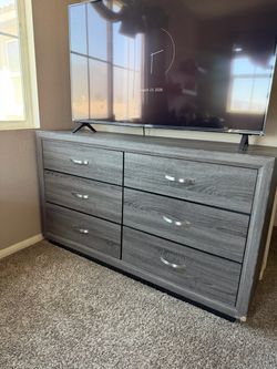 Living Spaces 6-Drawer Dresser