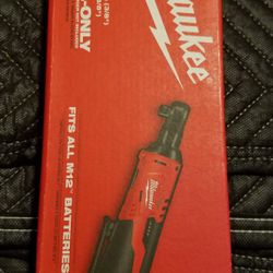 Milwaukee M12 Ratchet 