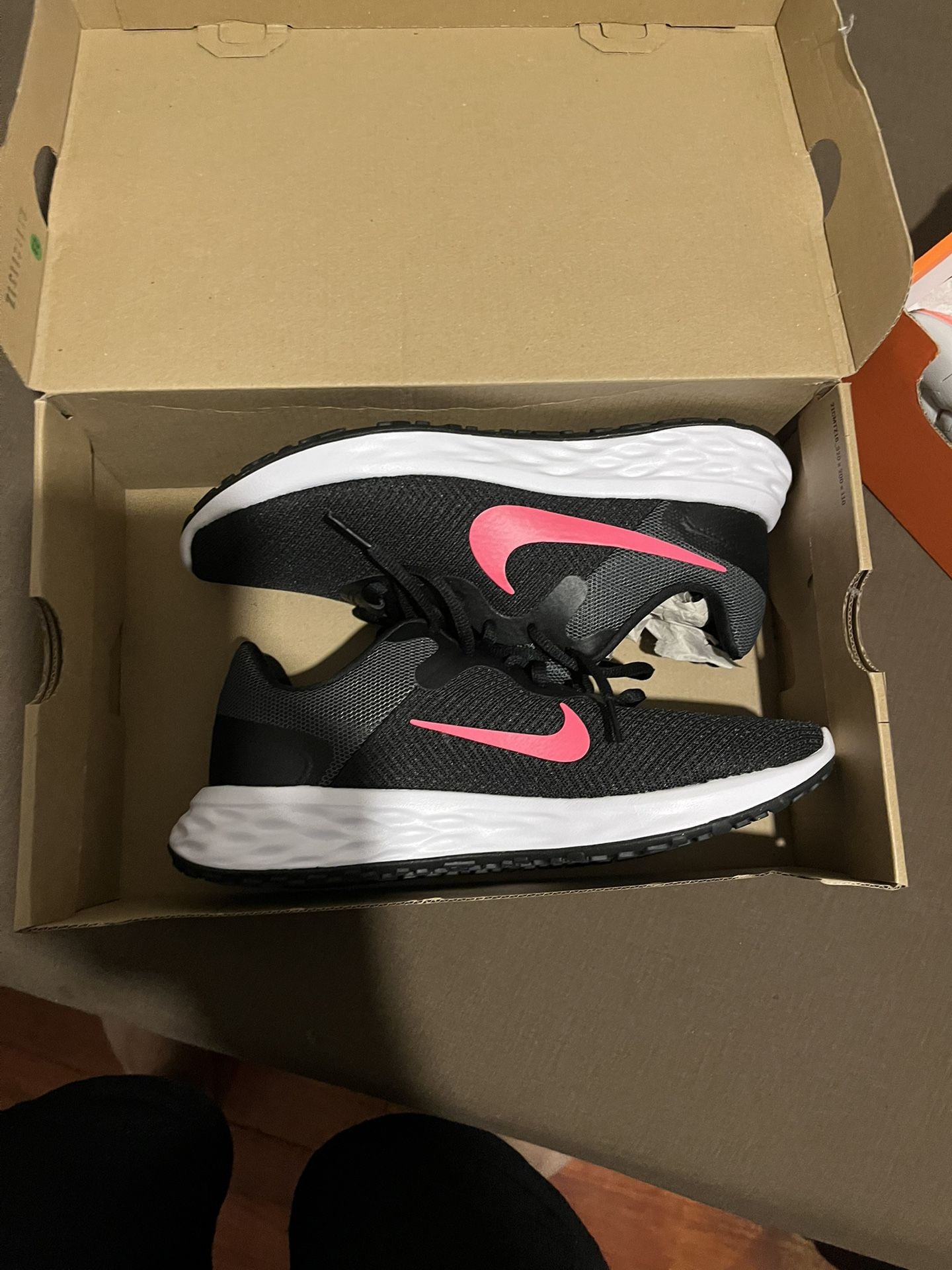 Women Nike athletic Shoes Size 8.5