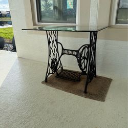Antique Singer Cast Iron Sewing Machine with glass