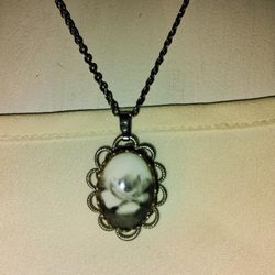 Elegant Black And White Floral Pendant Necklace