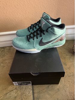 Kobe girl dad size 10.5 brand new