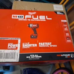 M18 Fuel 1/2  Impact Wrech Drill