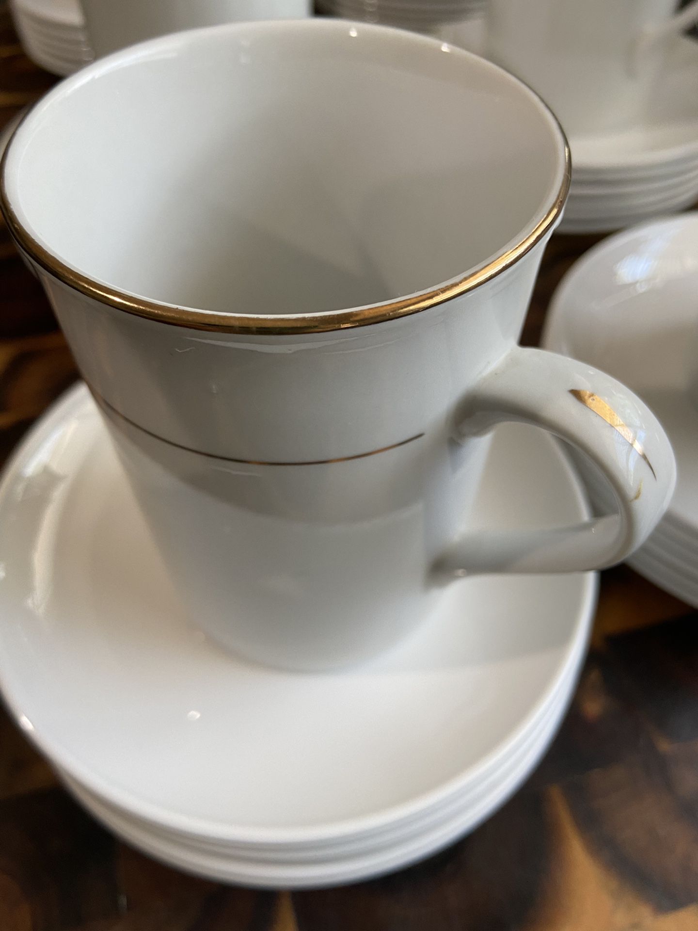 coffee mugs / cups and saucers