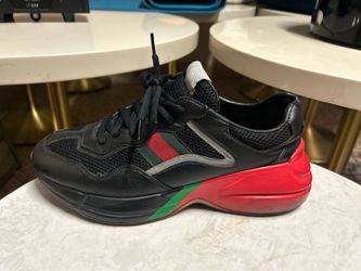 $250 Gucci sneakers men size 44 witch is size 11 in great condition new they