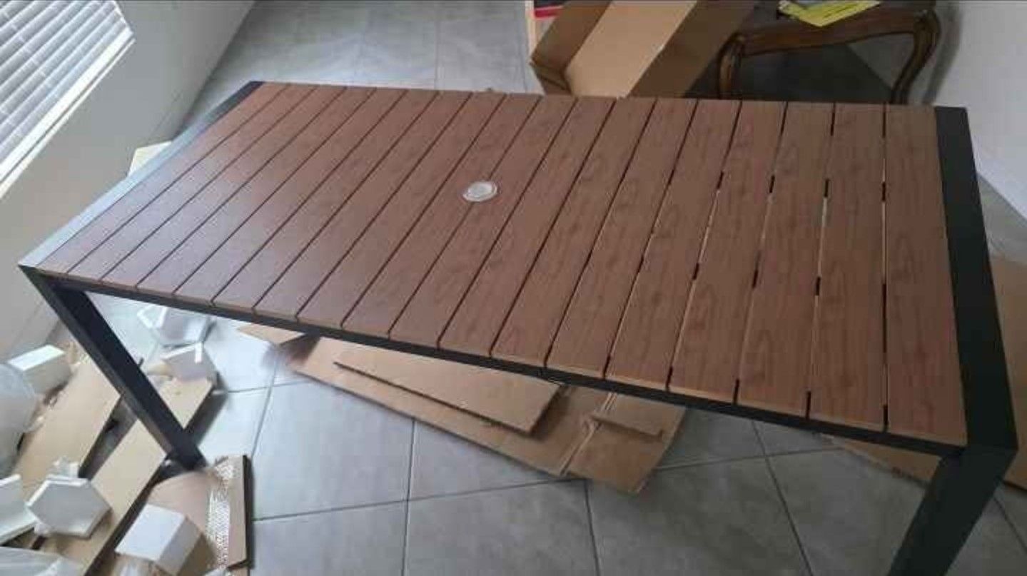 Outdoor Dining Table for 6