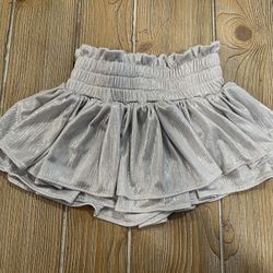 Lola + The Boys Silver Metallic Tiered Skort Size 4