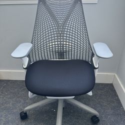 MOVING SALE: Herman Miller Sayl Chair (Like New) + FREE BONUSES 