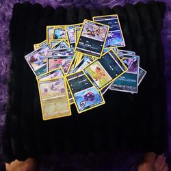 45 Pokémon Cards