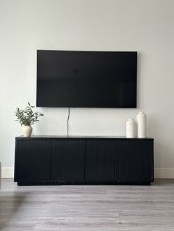 FREE TV STAND