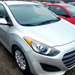2017 Hyundai Elantra GT (Low Miles)