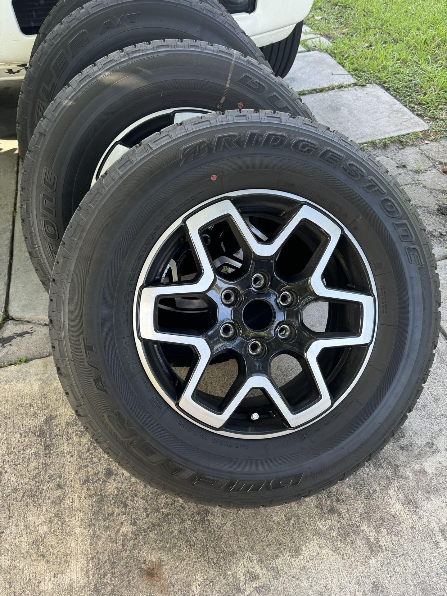 Cauchos 32’’ De Bronco /tires New