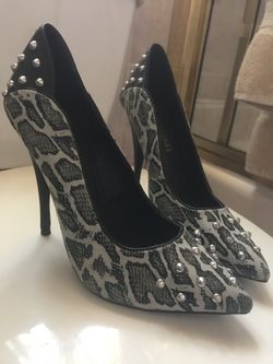 Colin Stuart high heel wore once