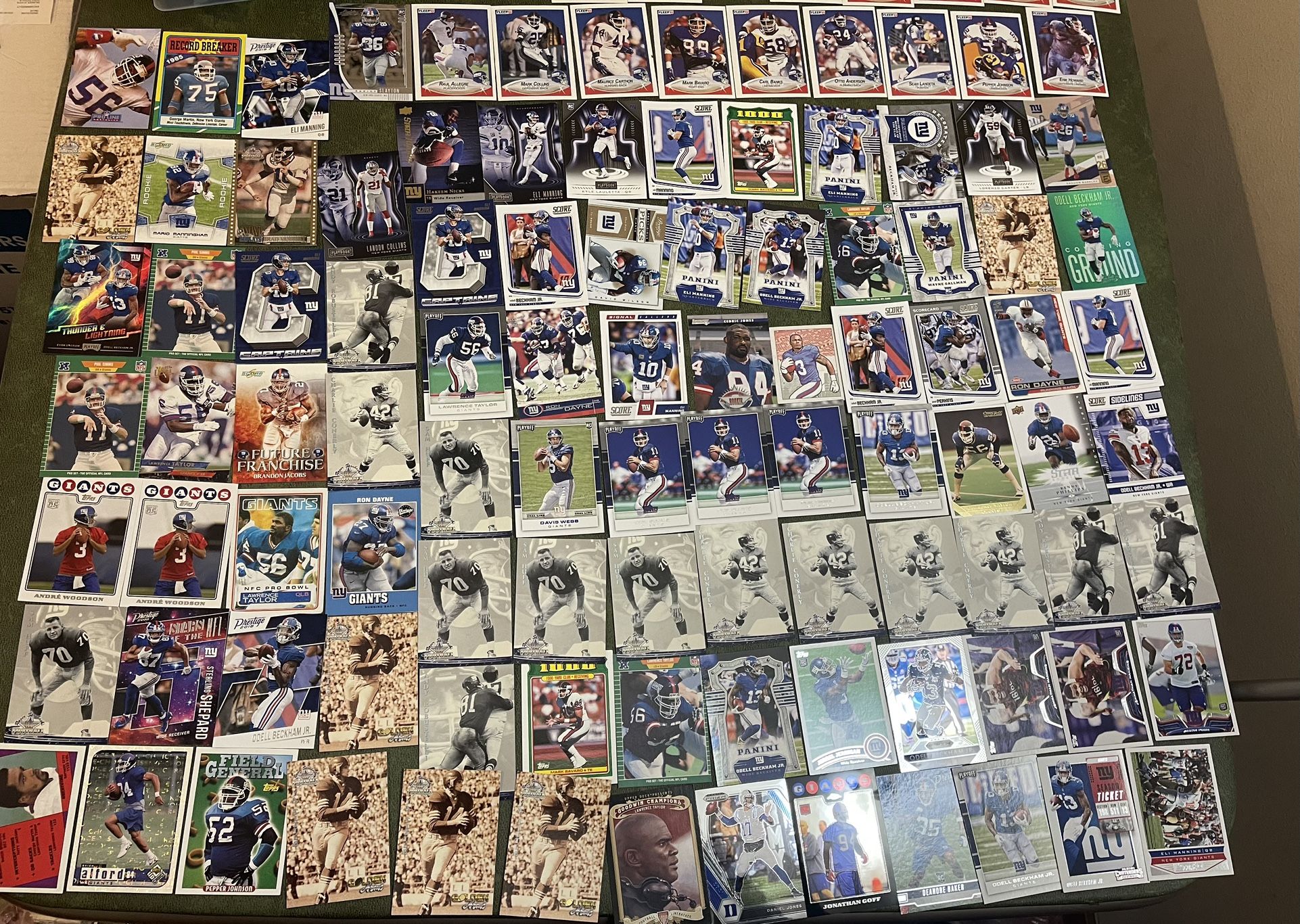 Lot of 107 New York Giants Football Cards-Stars-Rookies-Inserts Past & Present