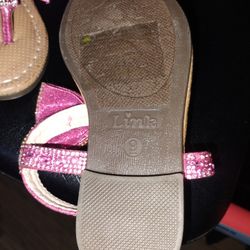 Sandal For A Girl Size 9