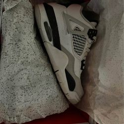 Jordan 4s
