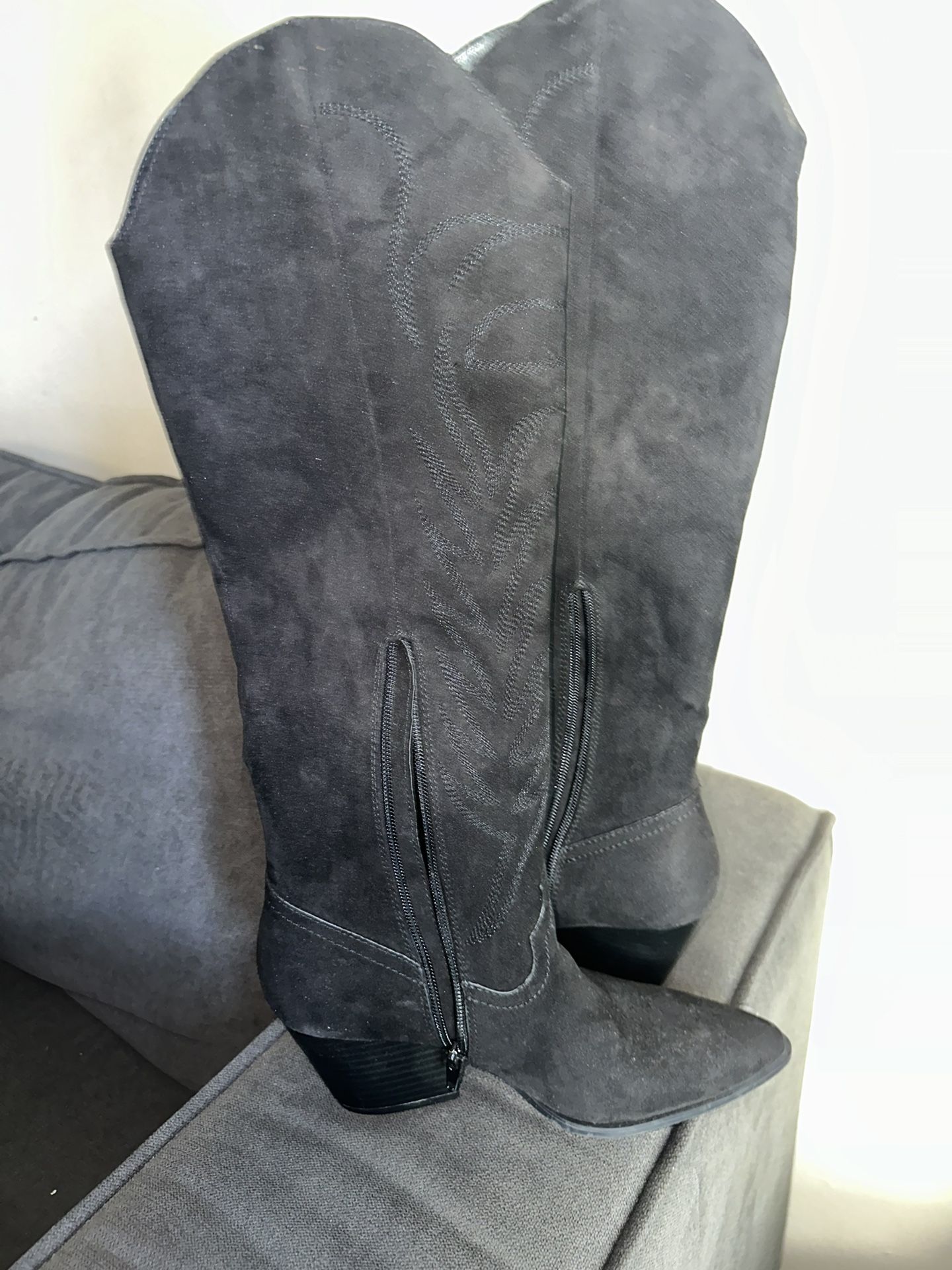 New Black Boots Size 7