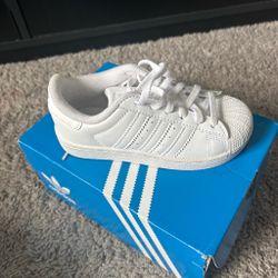 Kids sneakers