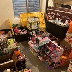 Toys,  Furniture,clothing Shoes Games Holiday Decorations