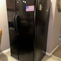 Used Frigidaire 36″ Side-By-Side Refrigerator  For Sale