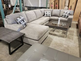 New Platinum Ashley Ballinasloe Large Sectional Sofa