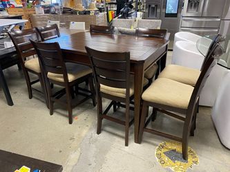 HOOKER FURNITURE Solid Wood 8-Chair Dining Set w/ Built in Leaf