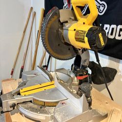 **DeWalt COMPounD MiteR SaW**