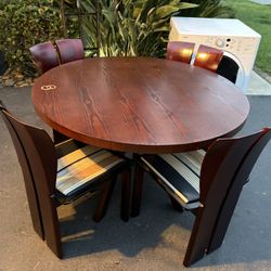Round Wood Dining Table w/ 4 Chairs