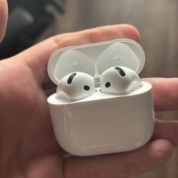 AirPods 4