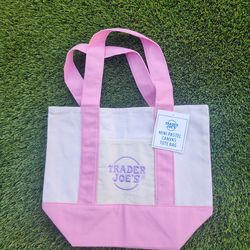 Viral Trader Joe's bag