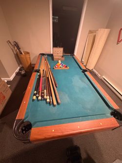 Sportcraft 7’ Pool Table w/ 10 Cues, Balls & Accessories